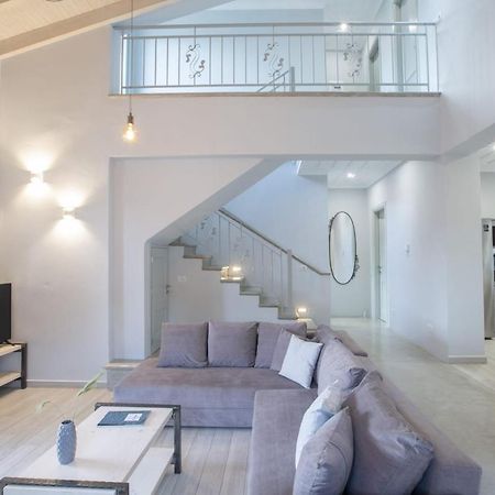 Panoutsis Villa - Sivros Lefkada エクステリア 写真